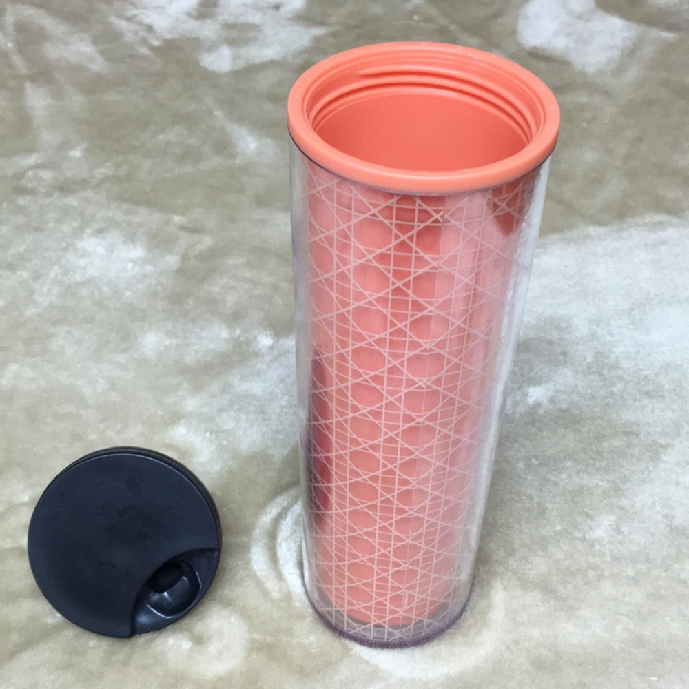 Starbucks 2018 Peach Geometric 16 Ounce To-Go Cup - Picture 7 of 7